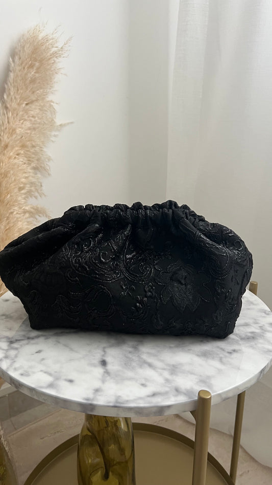 Eleganza in nero (media)
