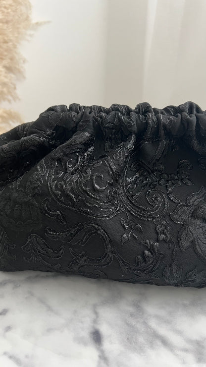 Eleganza in nero (media)
