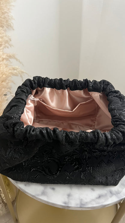 Eleganza in nero (media)